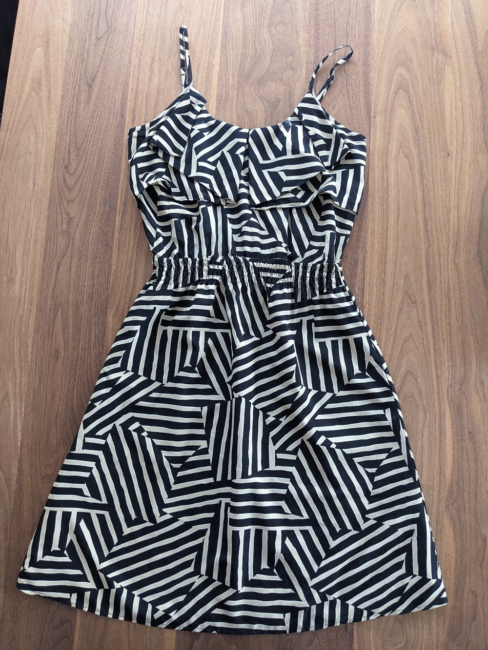 Covet Black & White Geometric Ruffle Lightweight Midi Dress